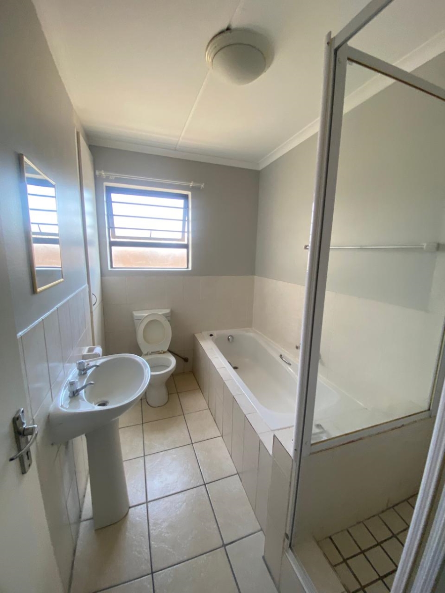 To Let 2 Bedroom Property for Rent in Guldenland Western Cape
